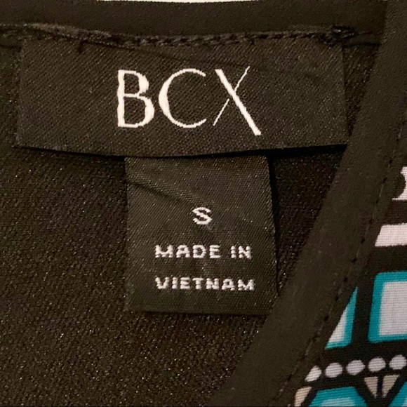 NWOT Boho BCX Flowy Top w/ Necklace Attached S - Picture 7 of 8